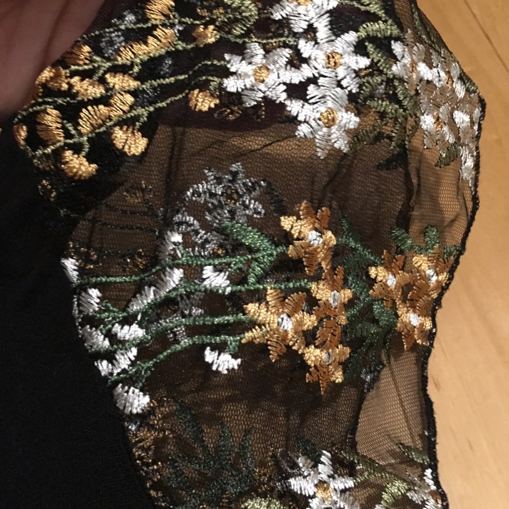 Women’s blouse - Picture 2 of 4